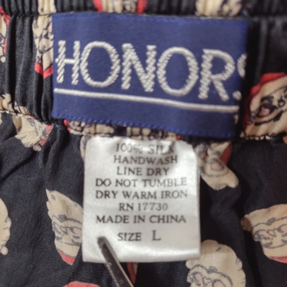 Honors Men's Balk With Santa Claus Print 100% Silk. Size ( M)